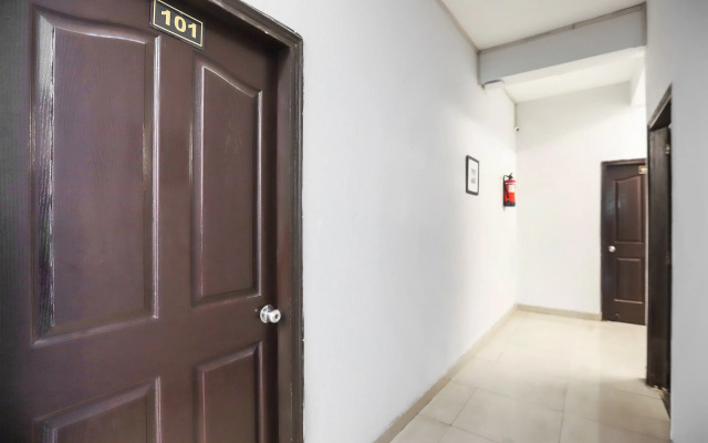 Golden Villa by OYO Rooms