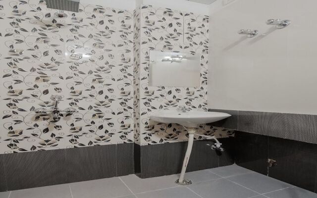 OYO 45609 The Legend Inn