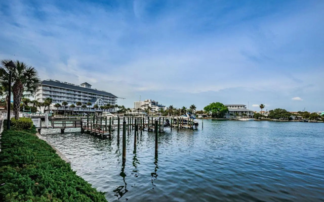 Waterfront Breeze Condo Condo