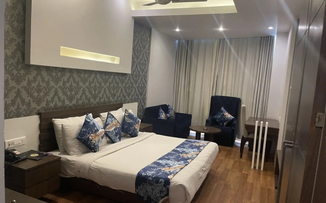 Hotel Narula's Aurrum