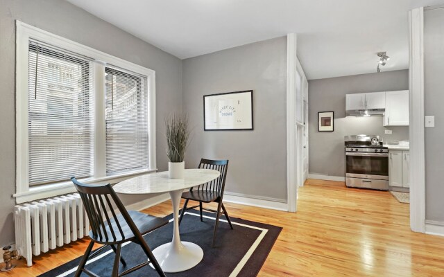 Cozy Modern 1BR Apt in Boystown