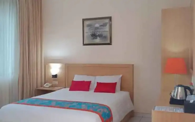 Dermaga Keluarga Hotel Sonosewu