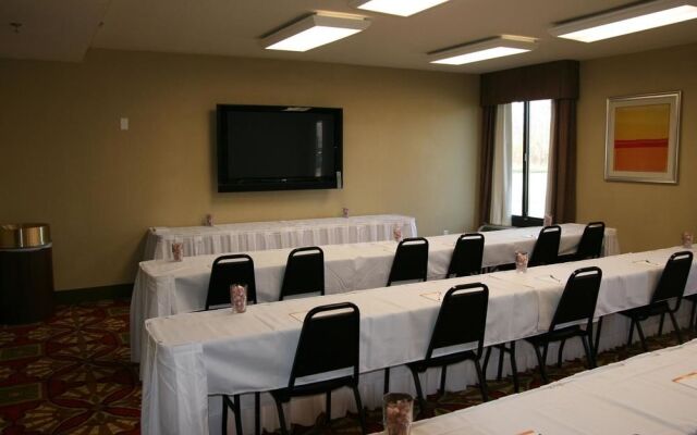 La Quinta Inn & Suites Canton