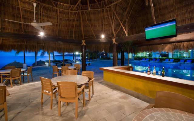 Vista Vallarta All Suites on the Beach