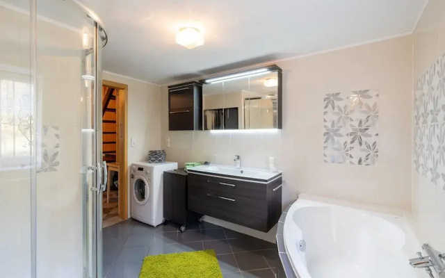 Lodge in Bohemia With Sauna and Bubble Bath
