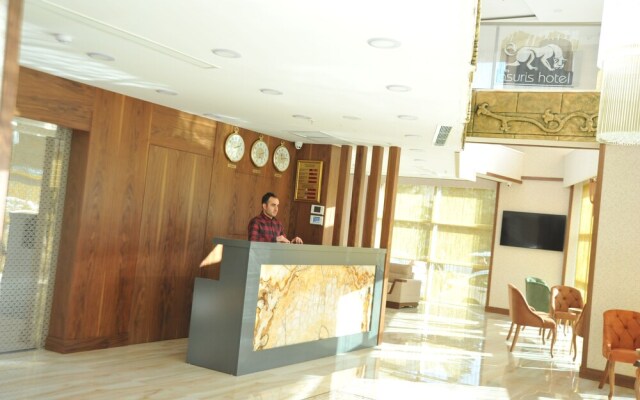 Asuris Hotel