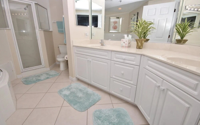 Oceanwalk 8-206 Apartment 2