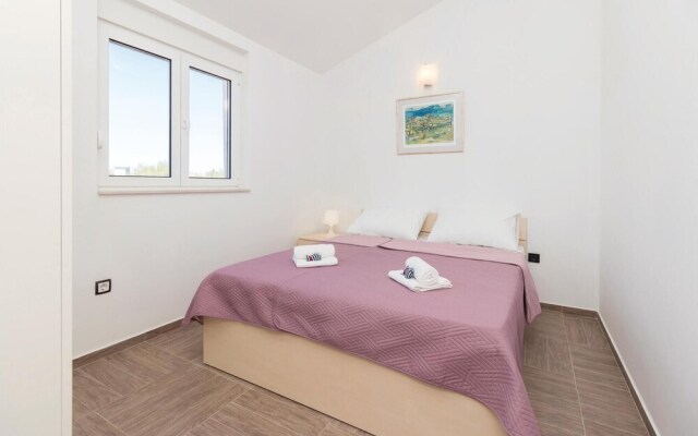 Stunning Home in Zdrelac With Wifi and 2 Bedrooms