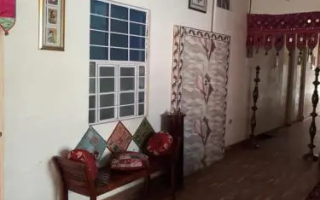 Hostel Arya Niwas
