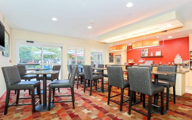 Sonesta Simply Suites Houston Brookhollow