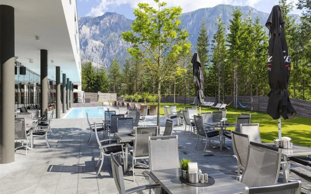 TheHotel (Adults only)