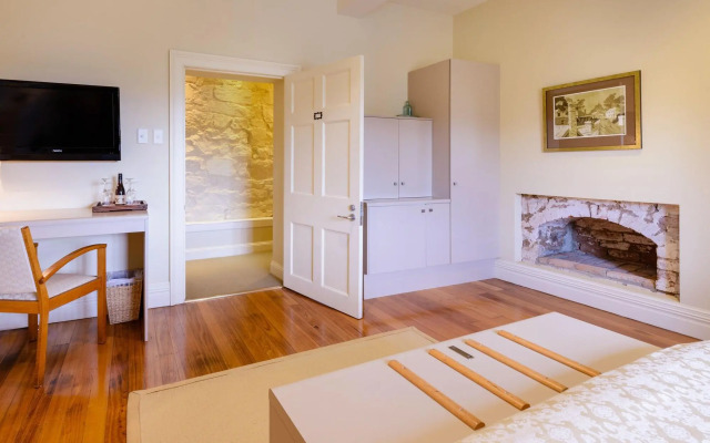 The Woodbridge Waterfront Rooms.