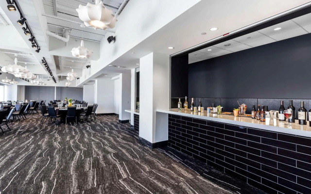 Lorenzo Hotel Dallas, Tapestry Collection by Hilton