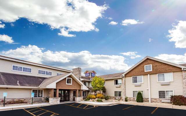 AmericInn by Wyndham Hotel and Suites Long Lake