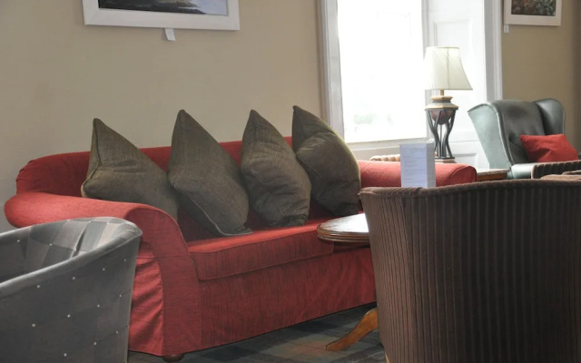 Atholl Arms Hotel