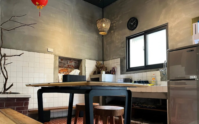 Yian Branch2 Backpacker lnn