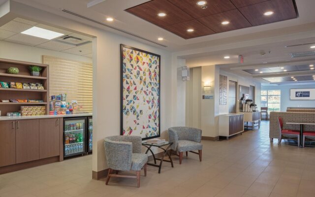 Holiday Inn Express & Suites Belleville by IHG