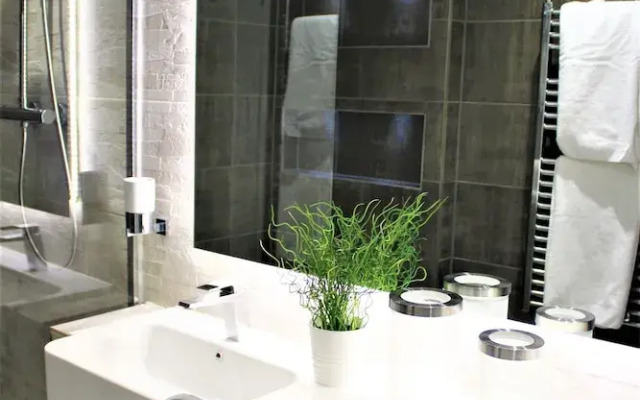 One Bed Penthouse Apartment in City Road