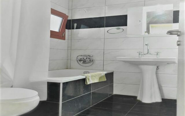 Hermes Korifi Suites Private Apartment