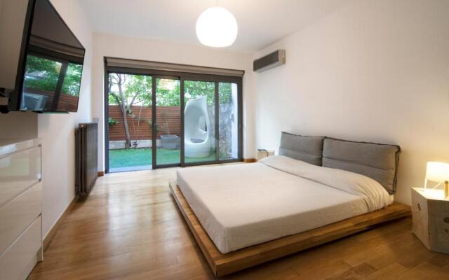 Elegant and Private Living by Neuvel
