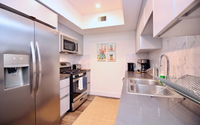 LA Luxury Suites Free Parking 2BD2BA