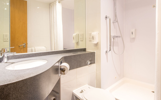 Travelodge London Wembley Hotel