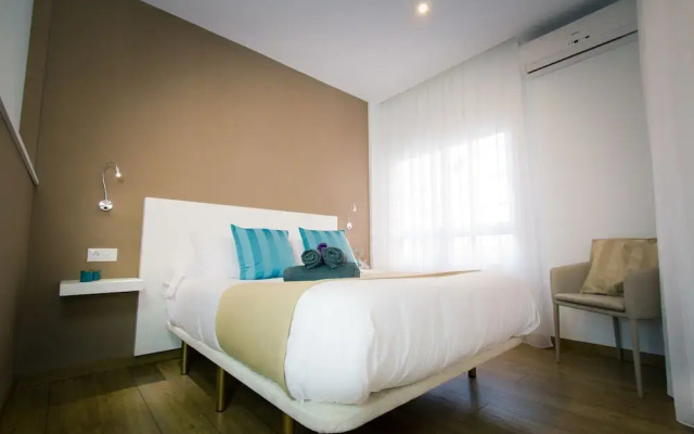 Holidays2Malaga Malagueta Beach