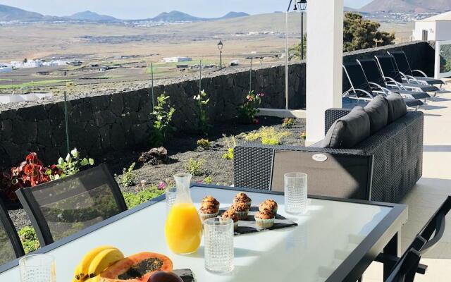 Canaryislandshost l Infinity views village - Heated Pool