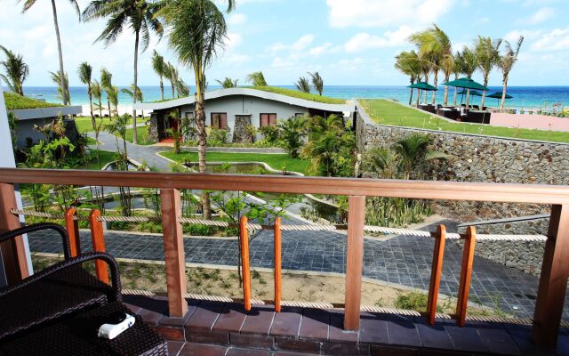 Ngwe Saung Yacht Club & Resort