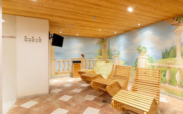 Spacious Apartment With Solarium