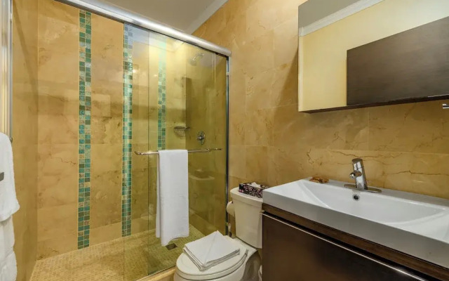 Condo 1 one bed, Palm Beach