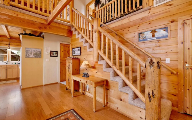 Arktos Jewel-589 by Big Bear Vacations
