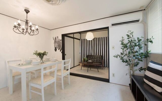 Zebrahouse Himejima