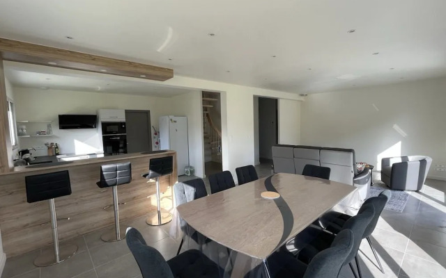 Spacious House Near Pink Granite Coast