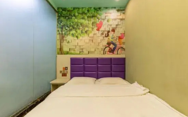 Rujia Huayi Hotel(Huanghe South Road Convention and Exhibition Center Store)