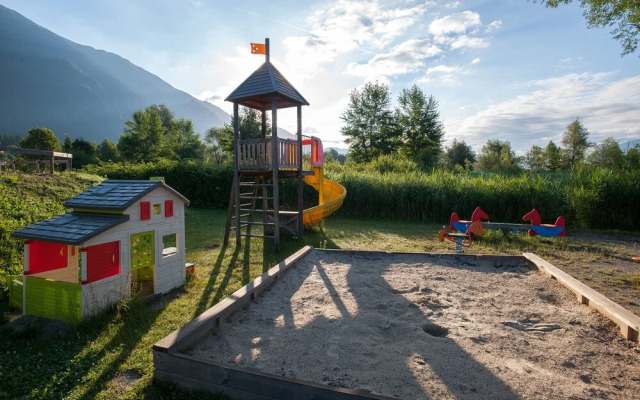 Schluga Spa Apartments & Mobile Homes