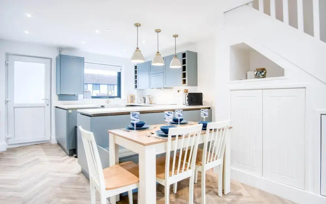 Hatherleigh Drive - 2 Bedroom House - Mumbles