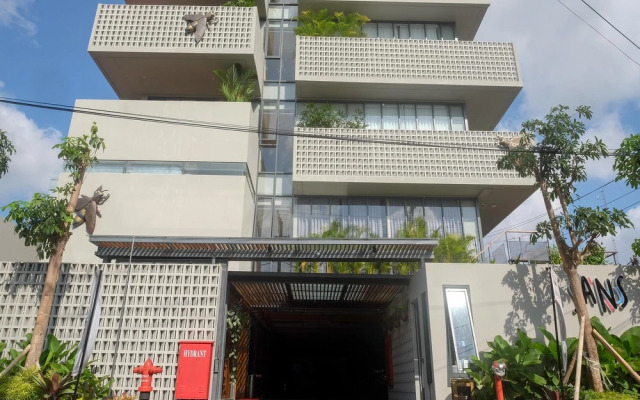 Sans Hotel RG Living Jogja by RedDoorz