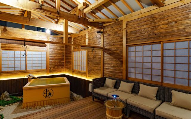 KONJAKUSO Osaka Shinsaibashi "TARUKAISEN" Rooftop SPA