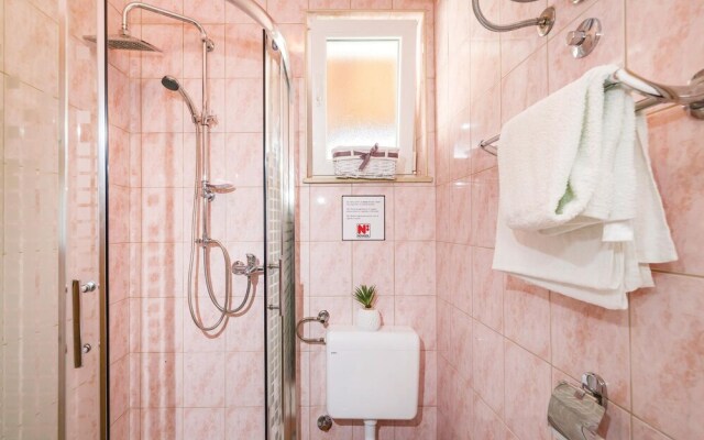Stunning Home in Debeljak With Wifi and 6 Bedrooms