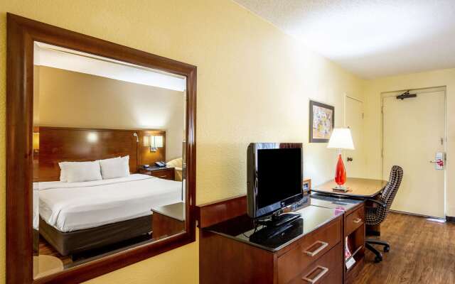 Econo Lodge Naval Station Norfolk