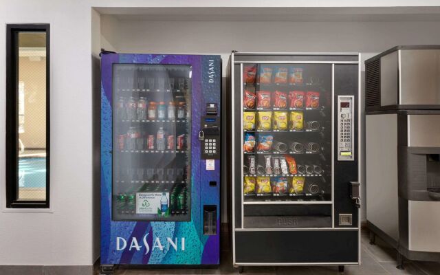 Super 8 Olive Branch