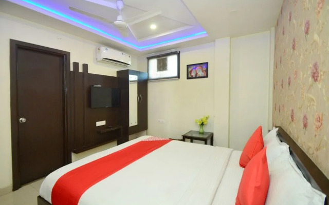 Ashu Hotel by OYO Rooms