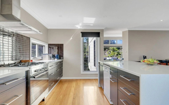 Sunshine Beach House-25 Metre Walk To The Beach