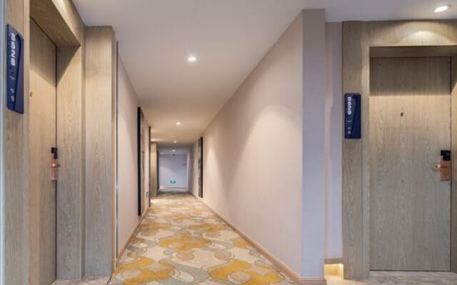 Kyriad  Marvelous Hotel Shenzhen International Low Carbon City Subway Station