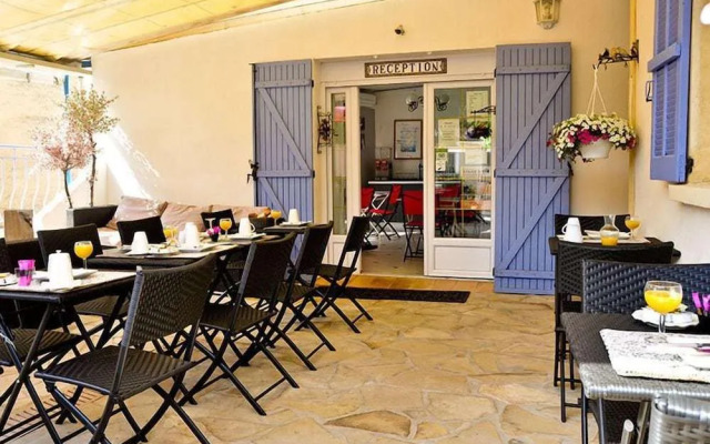 Escale au soleil Hôtel et Appartement