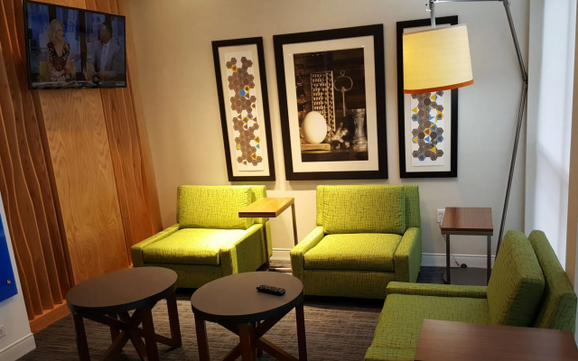 Holiday Inn Express & Suites Toledo West by IHG