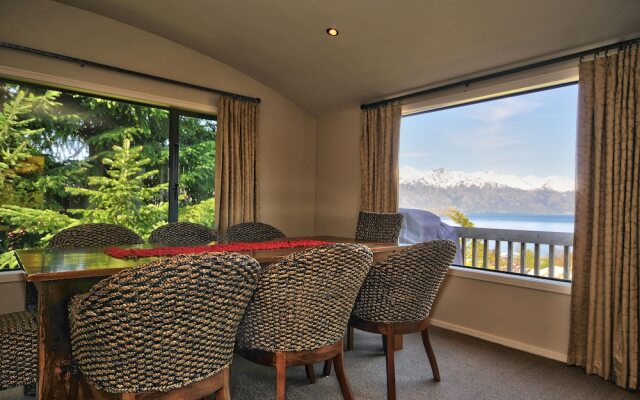 Style and comfort on Greenstone Place – Fernhill