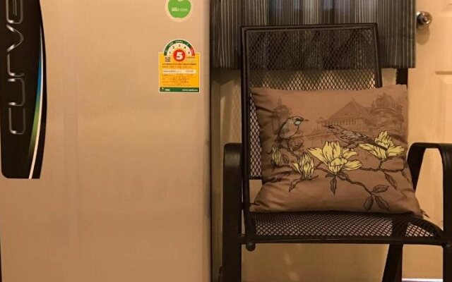 Charoenpong Apartment