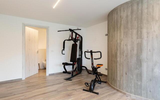 Skylake Penthouse by Impero House